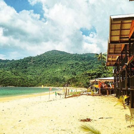 Beachfront Hut Upstairs Astra - Beach Shack Chalet Kampong Juara Eksteriør bilde