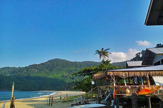 Beachfront Hut Upstairs Astra - Beach Shack Chalet Kampong Juara Eksteriør bilde